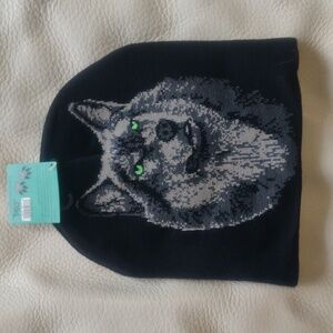 Wolf design Toque / beanie / hat